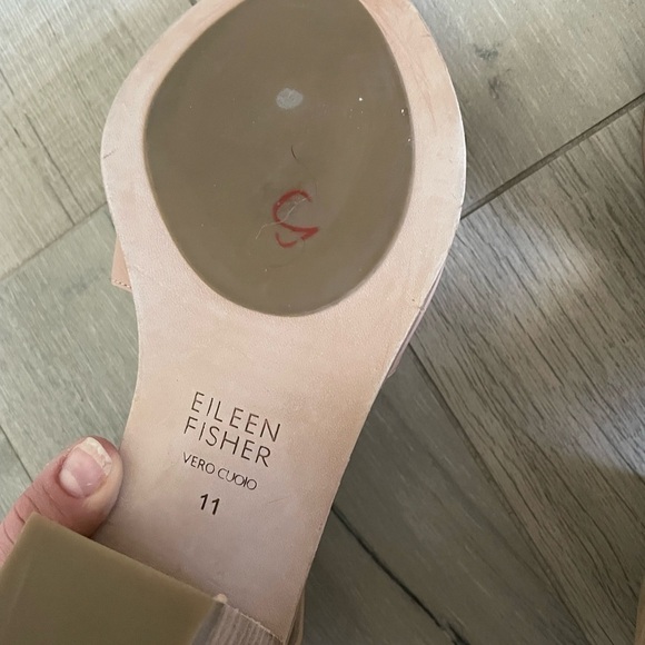 Eileen Fisher Doe Sandal In Blush Tumbled Nubuck Leather - Picture 16 of 16